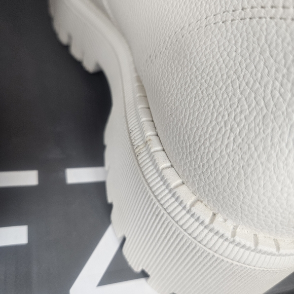 Arezzo MAYA Pull On Lug Sole Combat & Lace-Up Boots Sz 9 Retail $200 - Picture 9 of 13